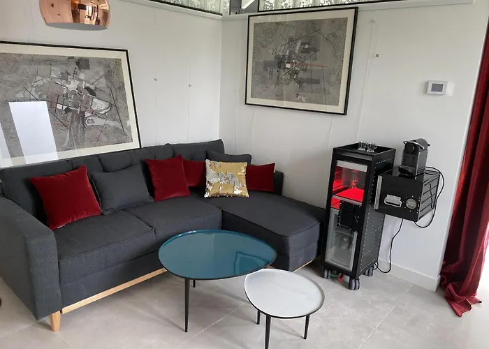 La Maison De Robinson 4*
